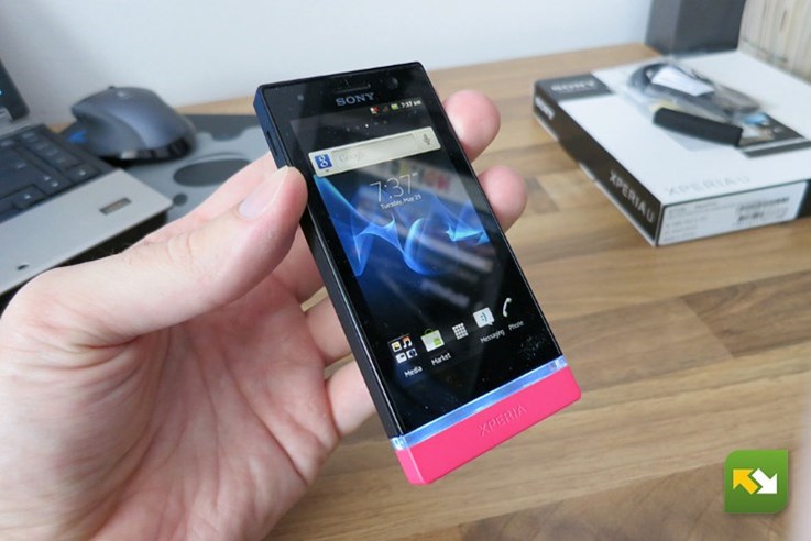 Sony Xperia U (7).jpg